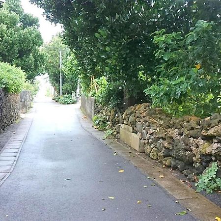 石垣島 一棟貸切りのお宿 ちゅら赤瓦 Ishigaki  Buitenkant foto
